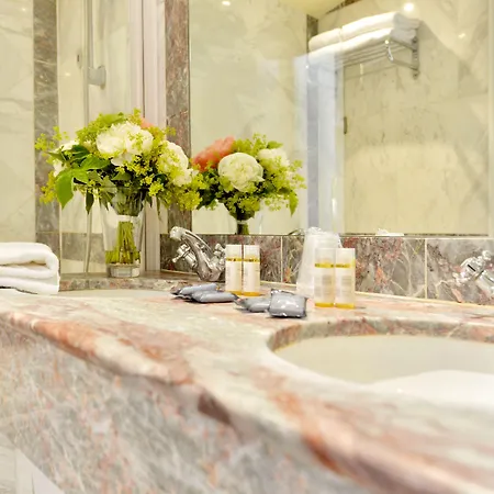 Hotel Unic Renoir Saint-germain 3*
