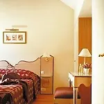 Unic Renoir Saint-germain Hotel 3*