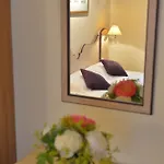 Hotel Unic Renoir Saint-germain 3*