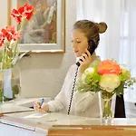 Hotel Unic Renoir Saint-germain París