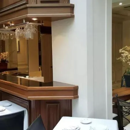 Hotel Unic Renoir Saint-germain Parijs
