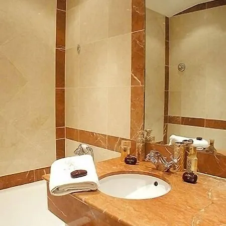 Unic Renoir Saint-germain 3*