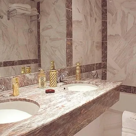 فندق سويتس أونيك رونوار سان جيرمان باريس