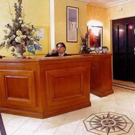 Hotel Unic Renoir Saint-germain 3*