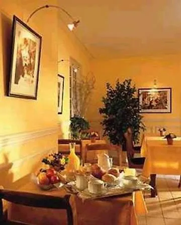Unic Renoir Saint-germain Szálloda 3*