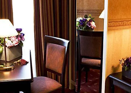 Unic Renoir Saint-germain Hotel