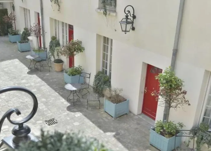 Hotel Unic Renoir Saint-germain 3*