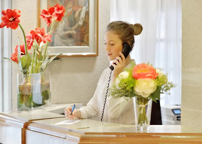 Hotel Unic Renoir Saint-germain Paris