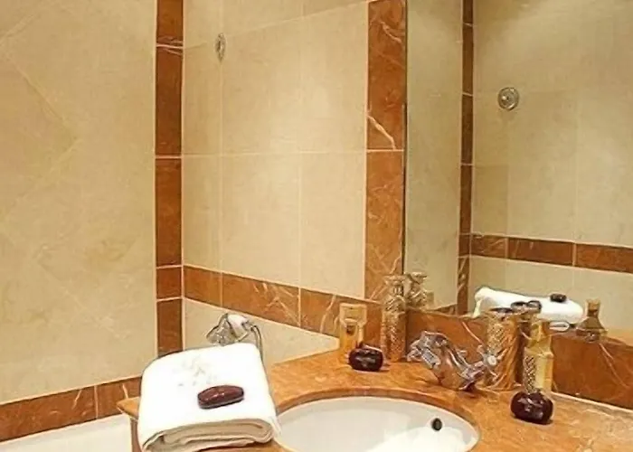 Unic Renoir Saint-germain 3*